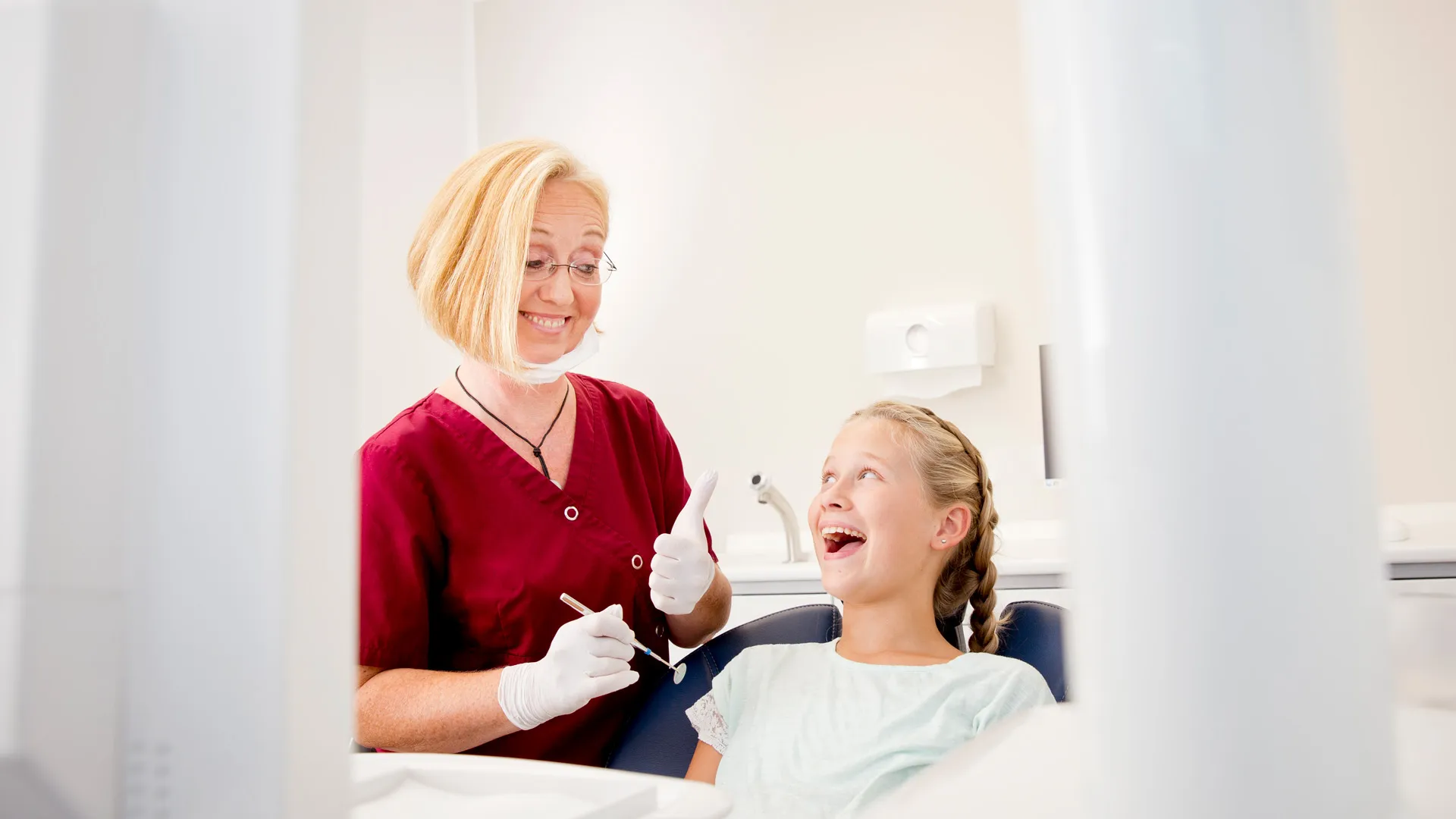 Vorbeugung: Gesunde Zähne sind wichtig für Kinder, Erwachsene und Senioren.